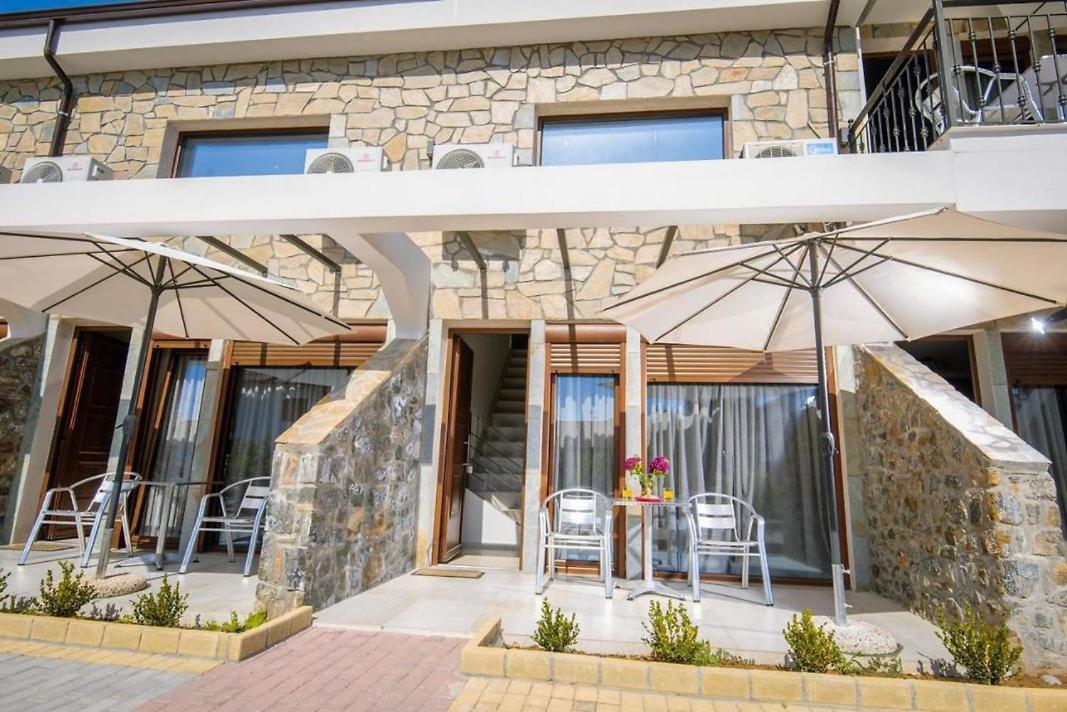 Stone Suites Pefkochori Exterior photo