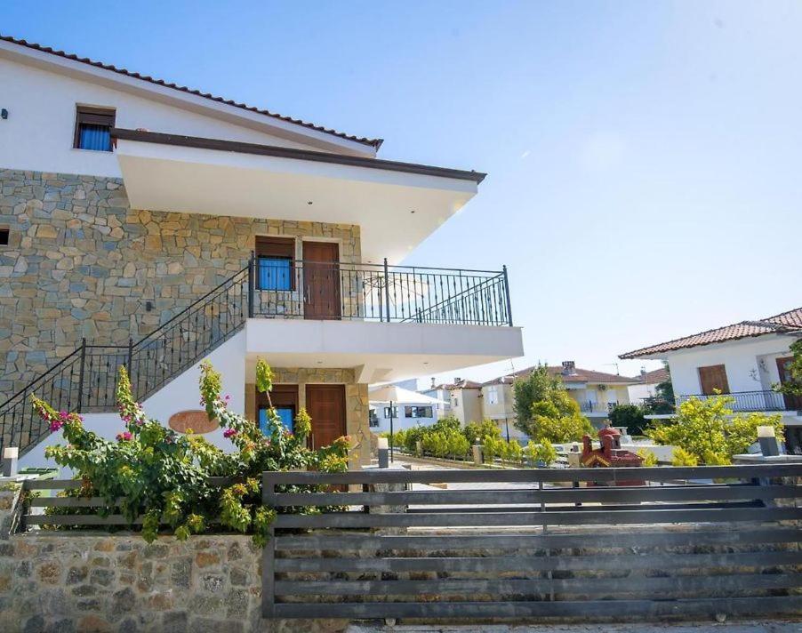Stone Suites Pefkochori Exterior photo